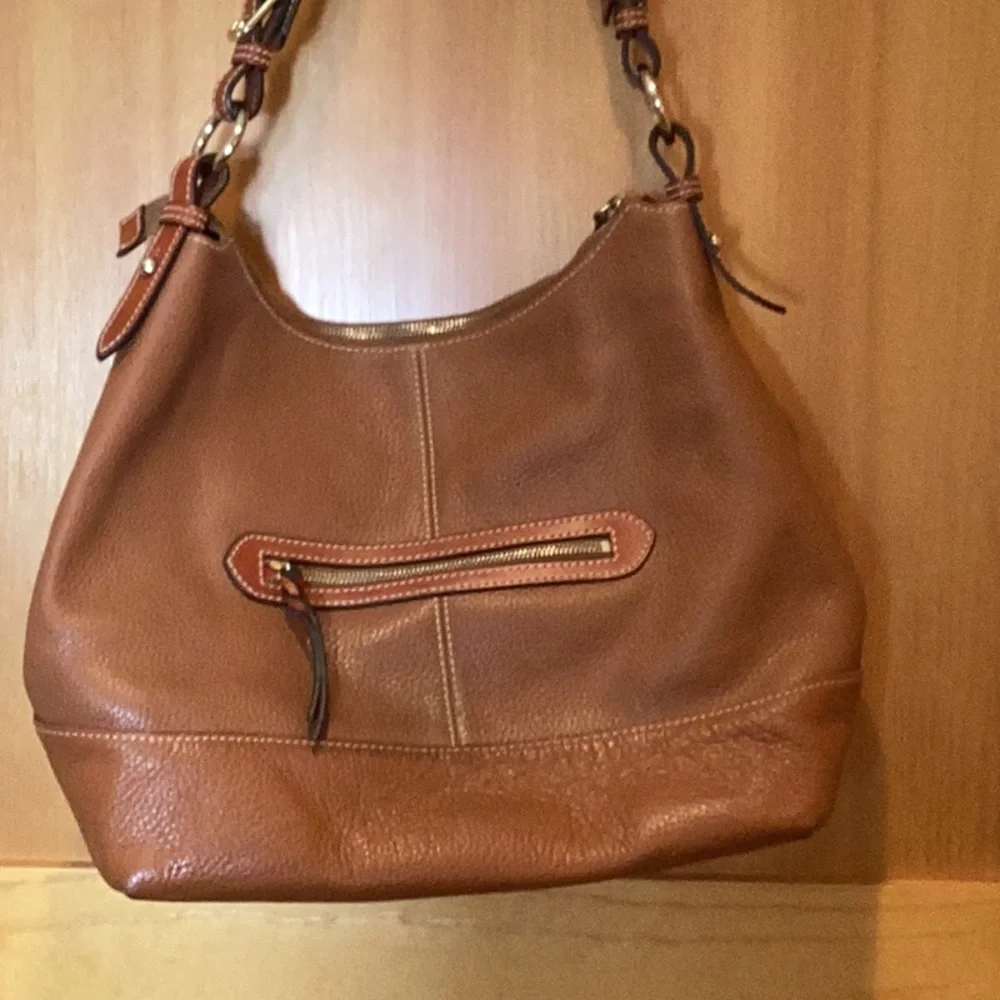 Dooney & Bourke Large Leather Shoulder Bag - Picture 5 of 11
